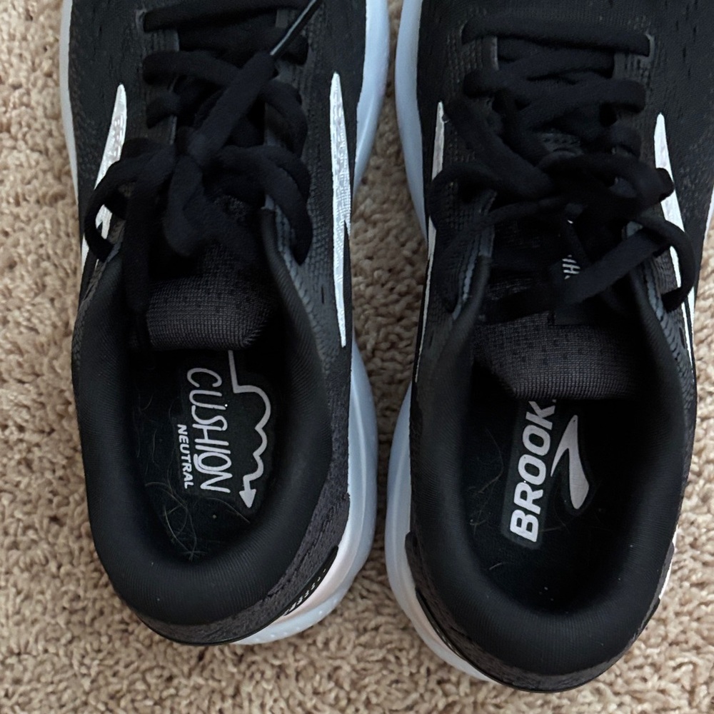 Brooks Women's Black and White Athletic Shoes - Picture 3 of 3